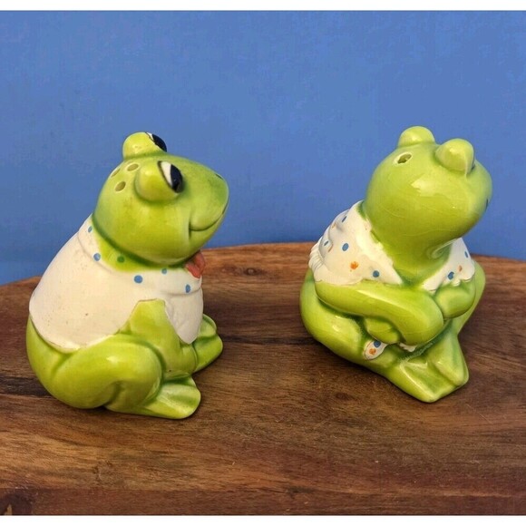 VTG OTAGIRI Anthropomorphic Frog Couple Adorable Salt & Pepper Shaker Set - Picture 2 of 10